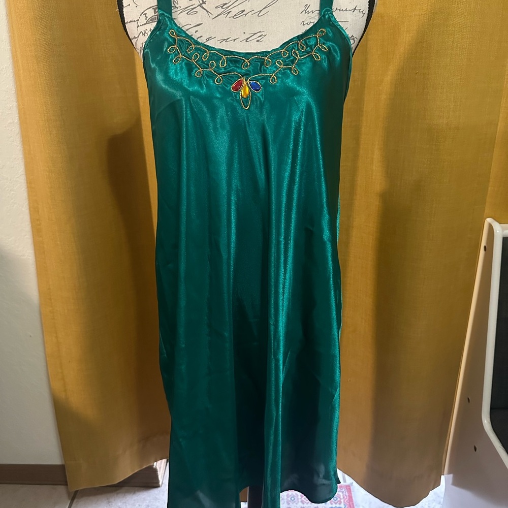 Size 1X Green Silk Nightgown